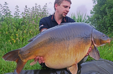 thecarpspecialist-karperhoeve-timmyslake-carp-karper-karpfen-2_378_248_s_c1.jpg