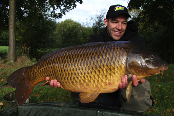 Saron-Debets-karperfoto