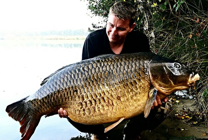 BAM !!! Wat een brute vis. Goed gevist Ries!