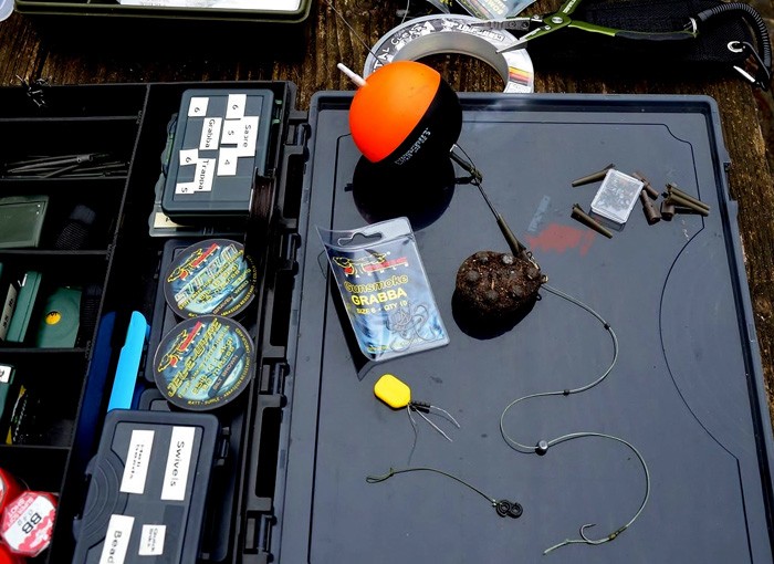 Voor deze obstakelvisserij werd er voor zwaar materiaal gekozen; vooral het vertrouwen in de ijzersterke Grabba haken is groot!