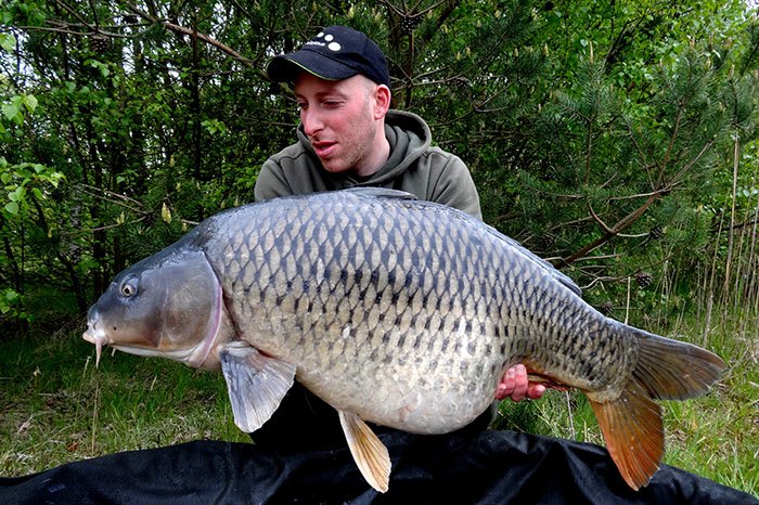 Cris-Scheffer-kanaalvissen-karper--B3