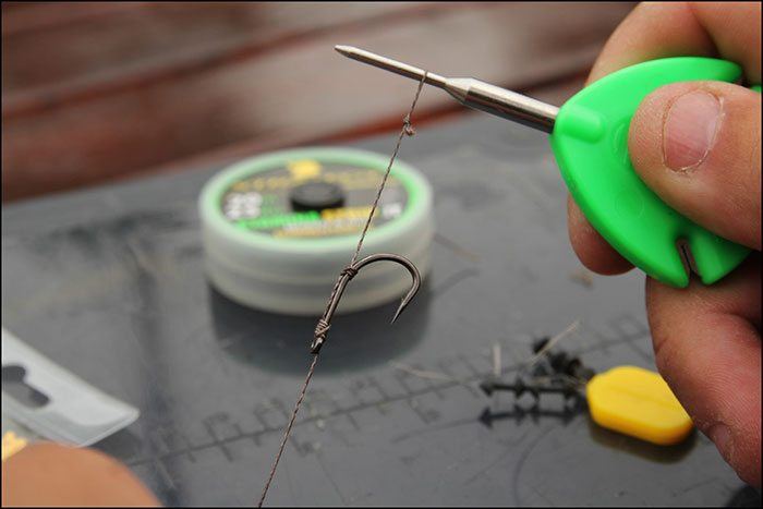 Stap 6: Trek de knoop aan en maak een knotless knot.