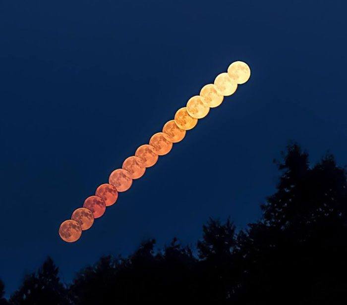 Een prachtige foto van gisteravond: the rise of the supermoon.