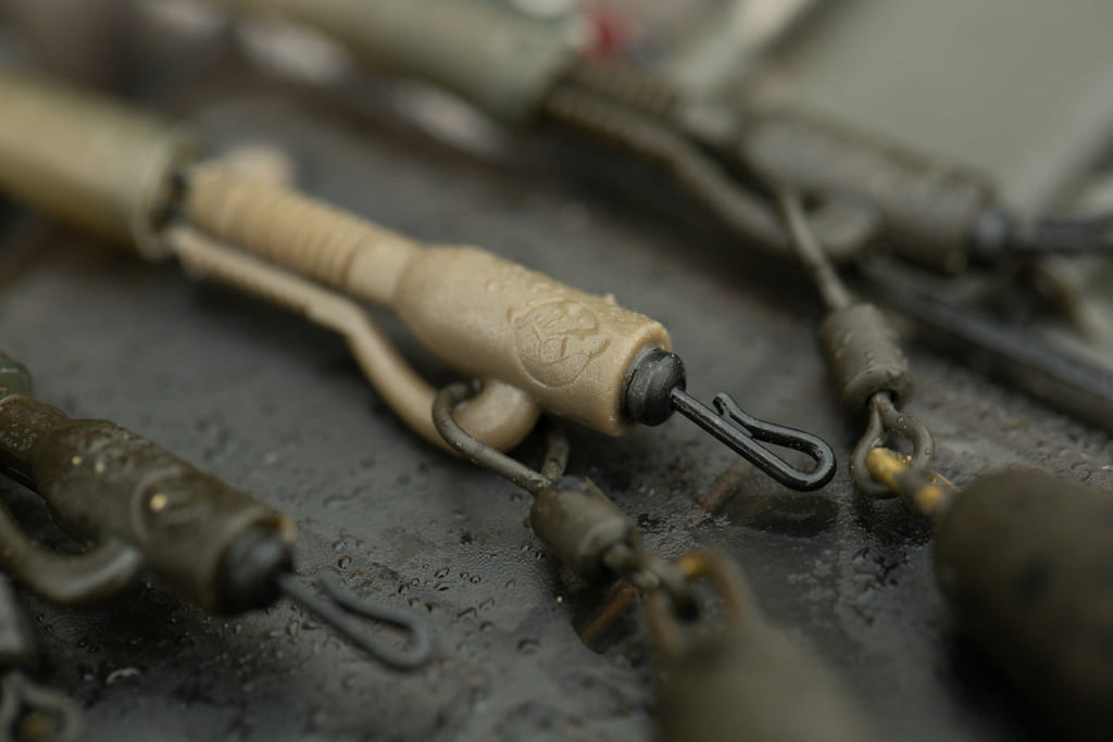 Dark Matter Leaders QC Hybrid Clip